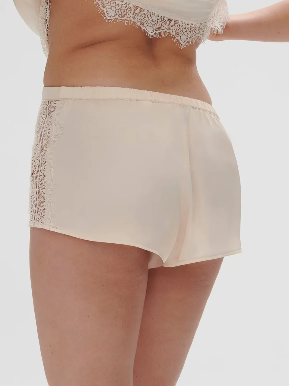 Nightshort - Rose sakura