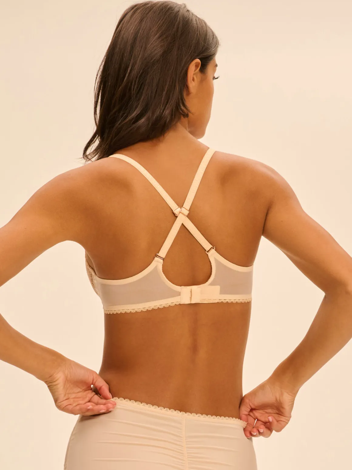 Soutien-gorge avec armature décolleté plongeant - Beige Chic