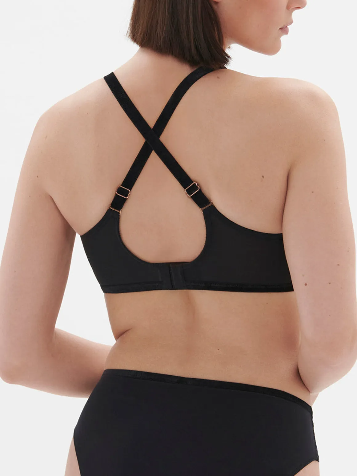 Soutien-gorge avec armature décolleté plongeant - Noir