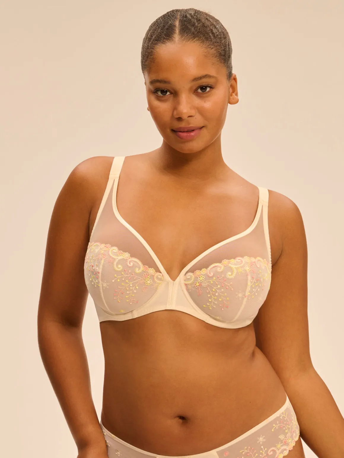 Soutien-gorge avec armature décolleté plongeant - Pampa
