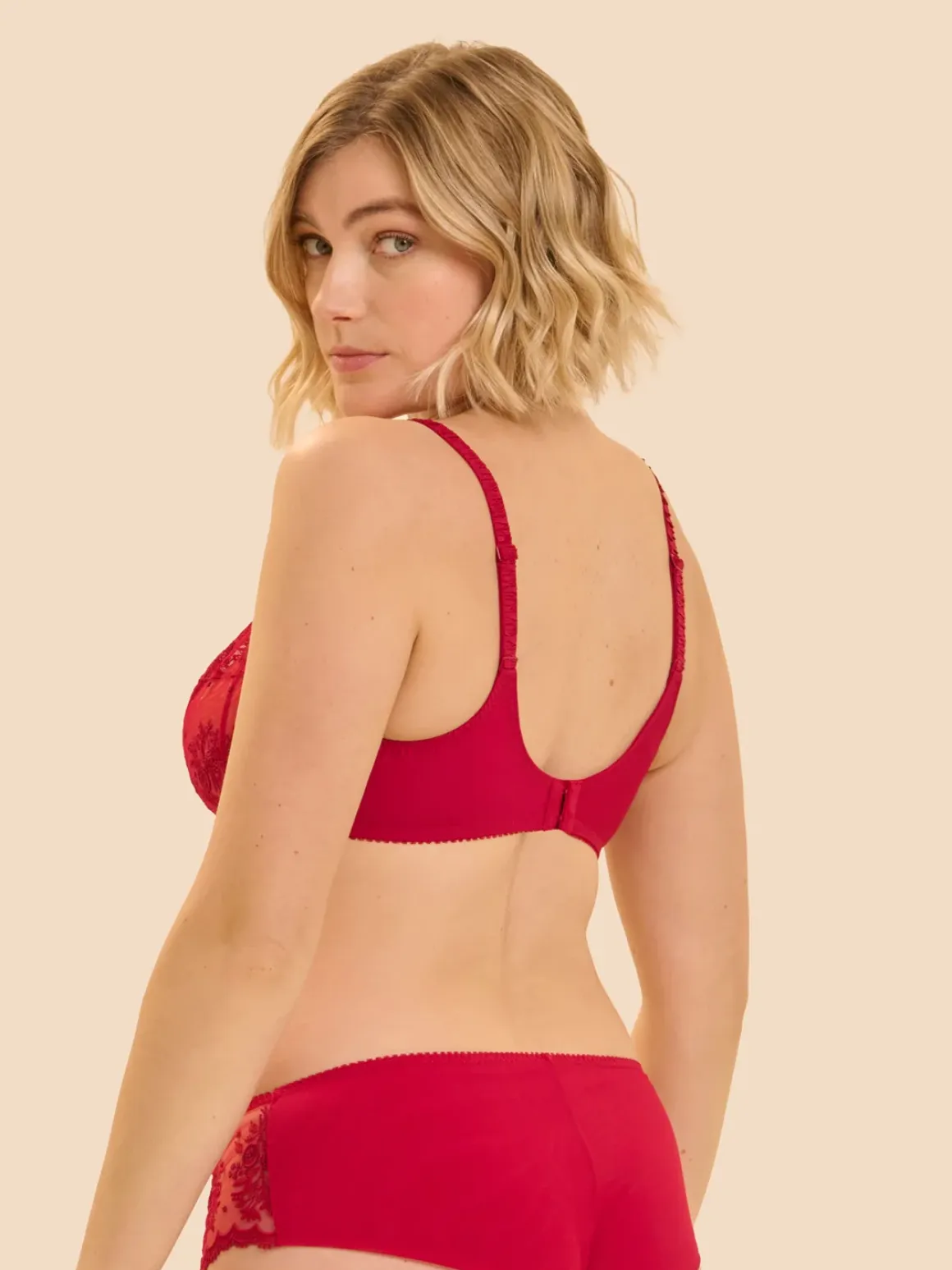 Soutien-gorge avec armature emboitant - Rouge Opéra