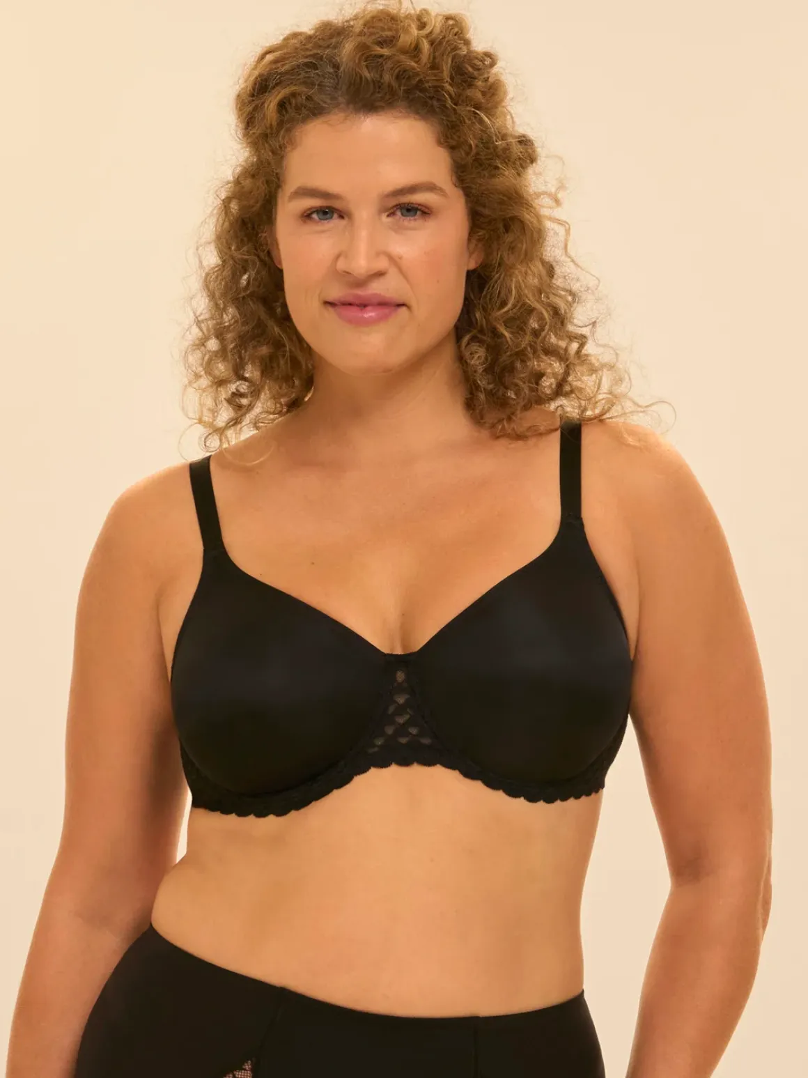 Soutien-gorge avec armature moulé rigide - Noir