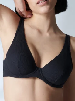 Soutien-gorge avec armatures décolleté plongeant - Noir