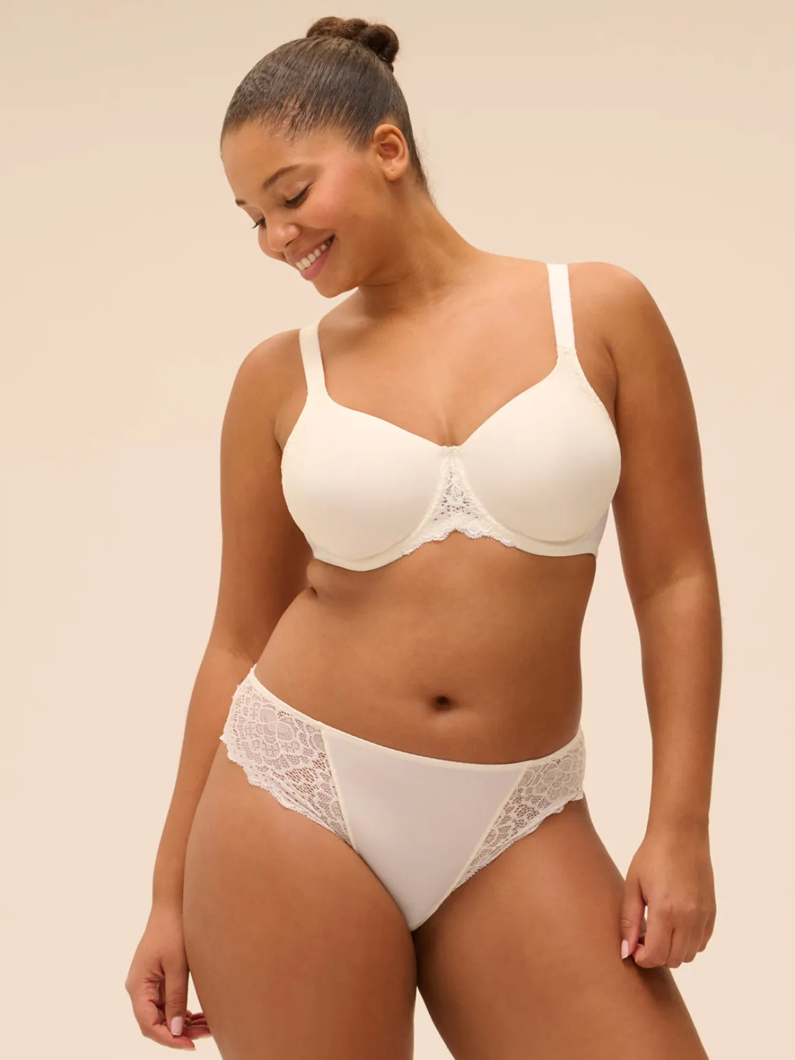 Soutien-gorge avec armatures moulé rigide - Naturel
