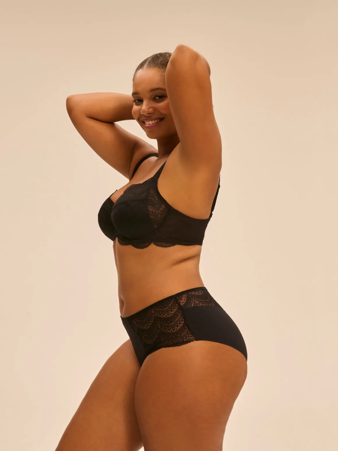 Soutien-gorge avec armatures emboitant - Noir