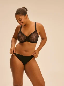 Soutien-gorge avec armatures moulé décolleté plongeant - Noir