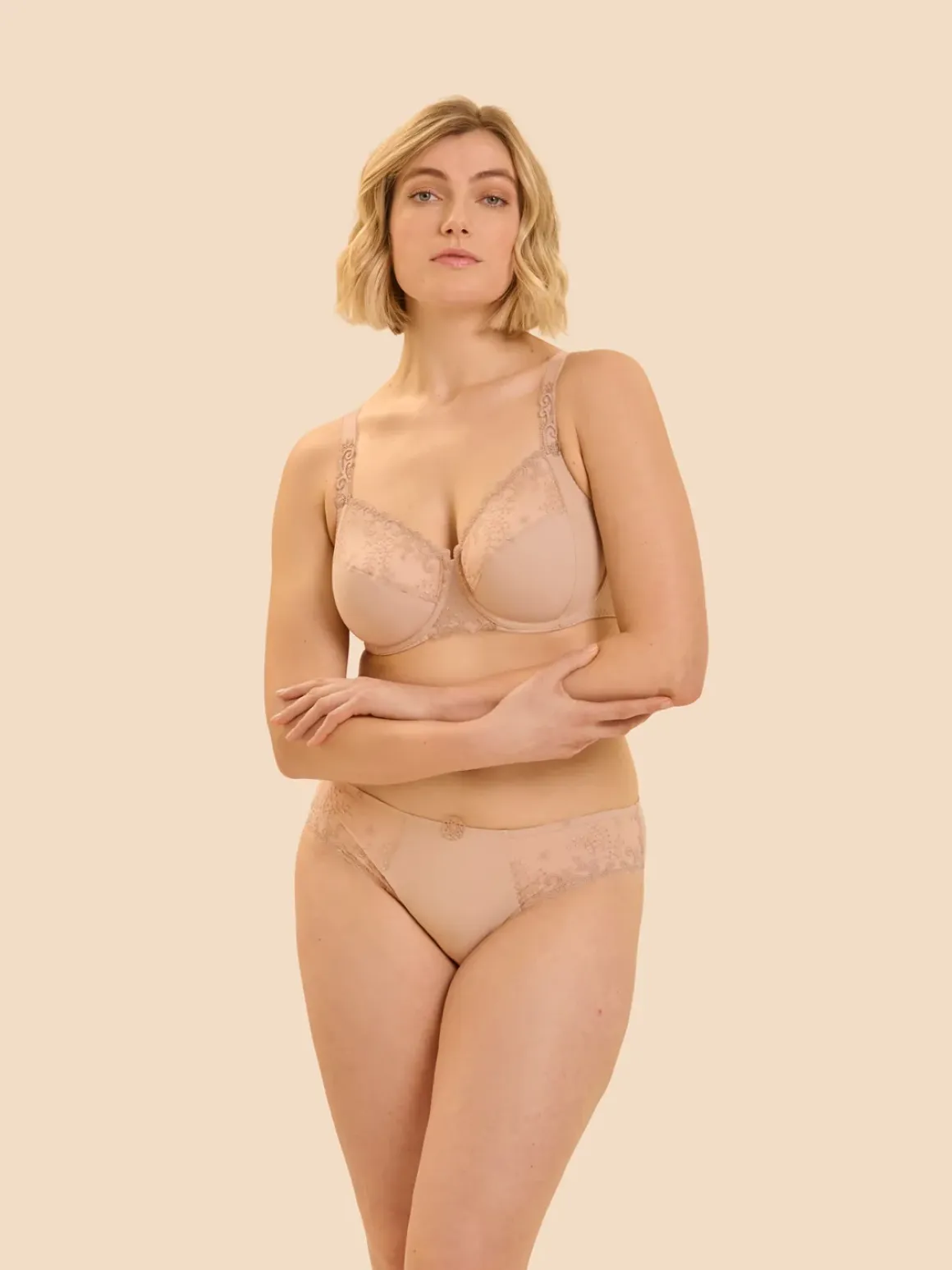 Soutien-gorge avec armatures emboitant - Peau