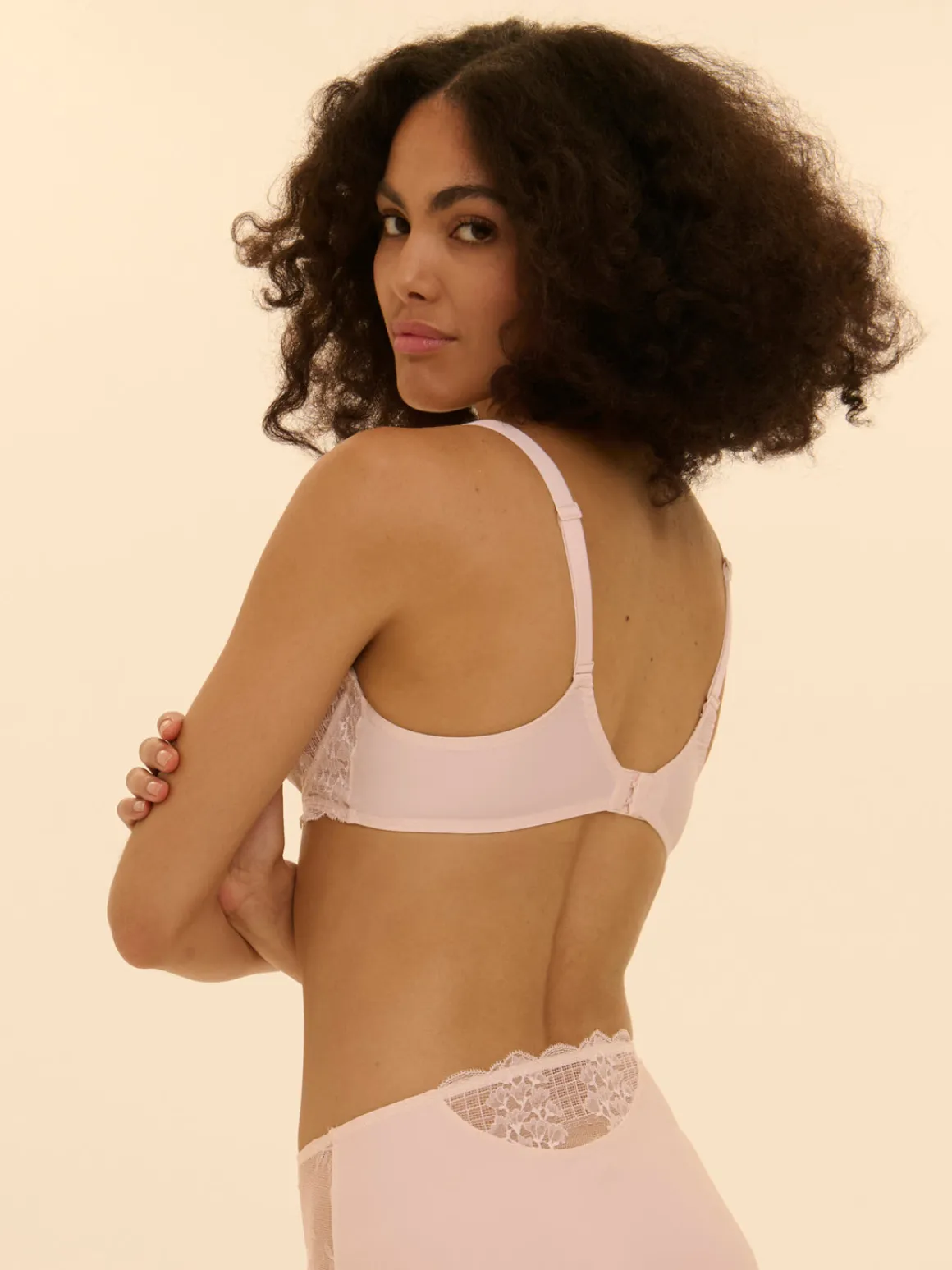 Soutien-gorge avec armatures decollete carre - Rose sakura