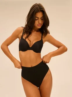 Soutien-gorge coque emboitante décolleté plongeant - Noir