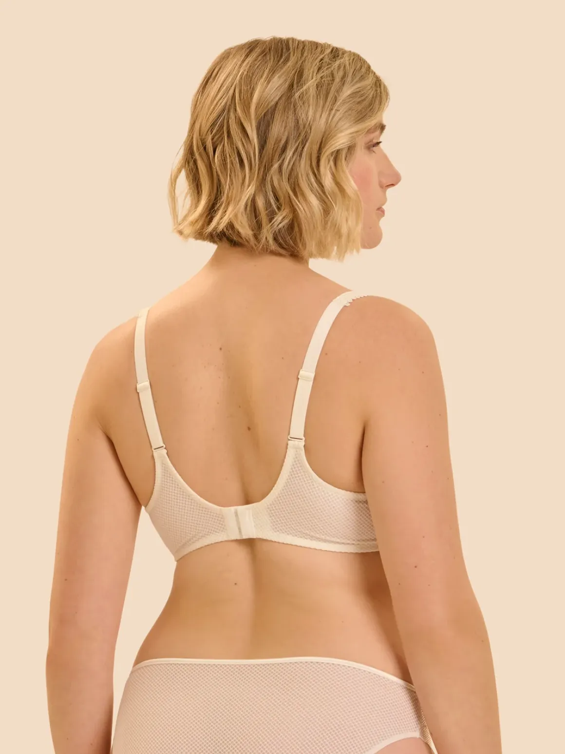 Soutien-gorge emboitant pour poitrine généreuse - Naturel