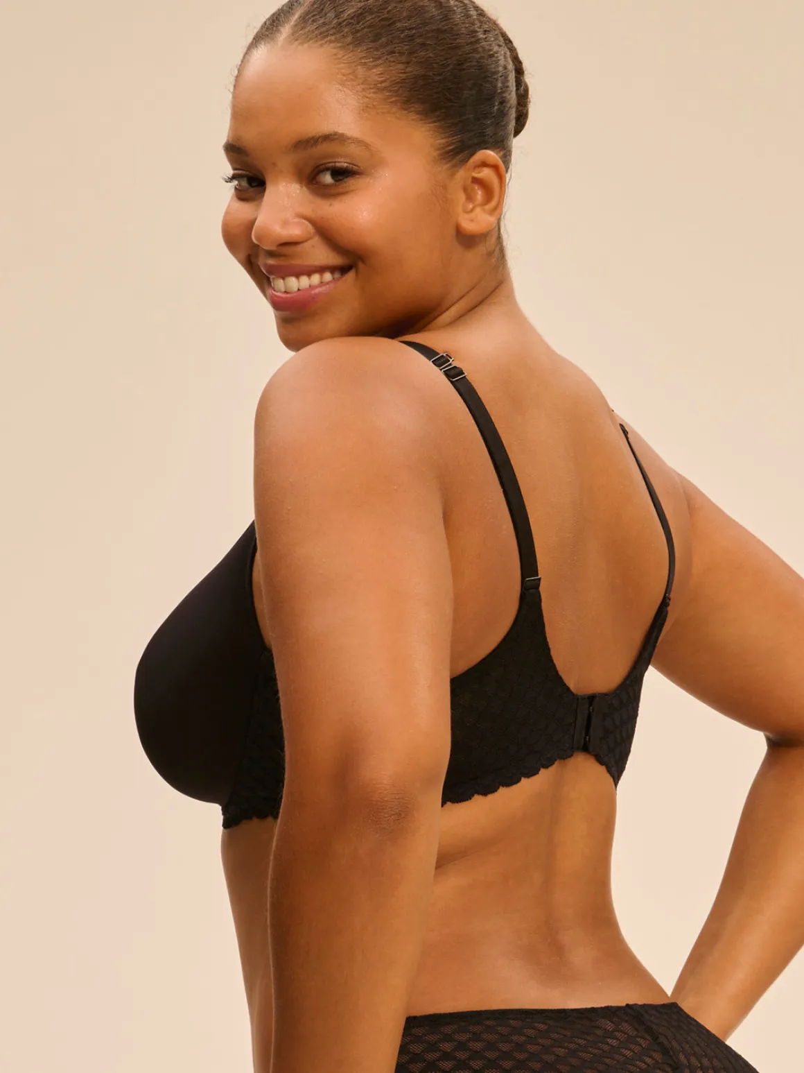 Soutien-gorge spacer décolleté plongeant - Noir