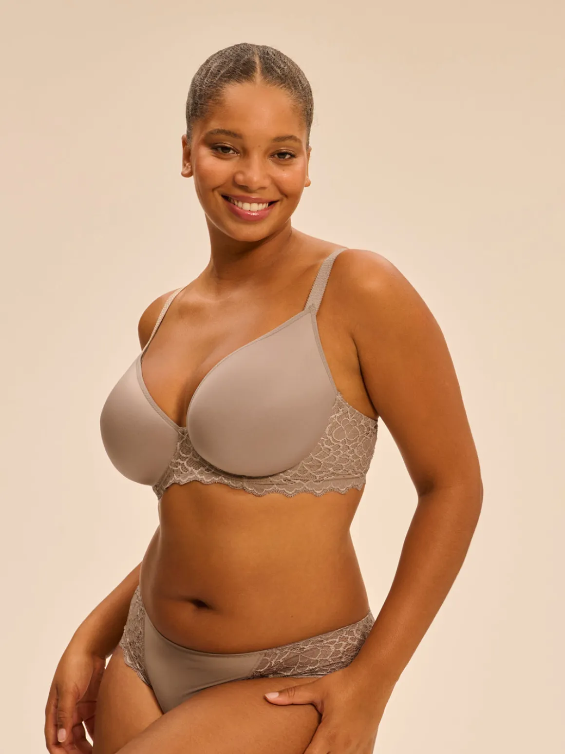 Soutien-gorge spacer décolleté plongeant - Grège