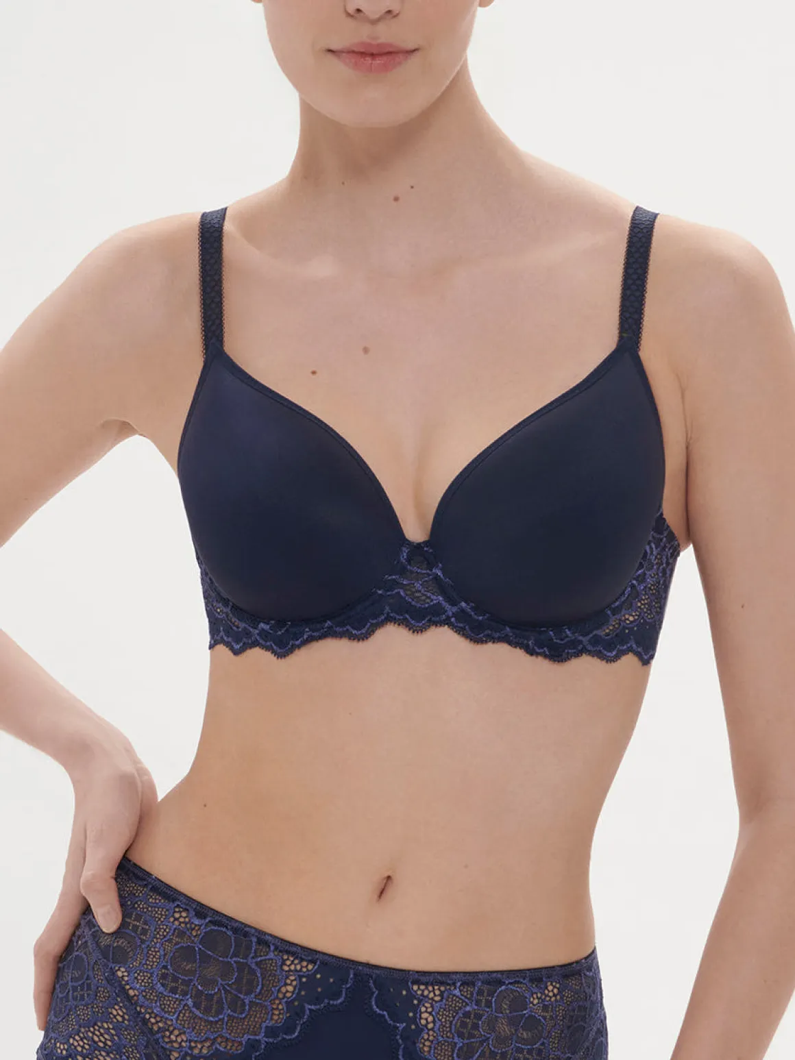 Soutien-gorge spacer décolleté plongeant - Encre