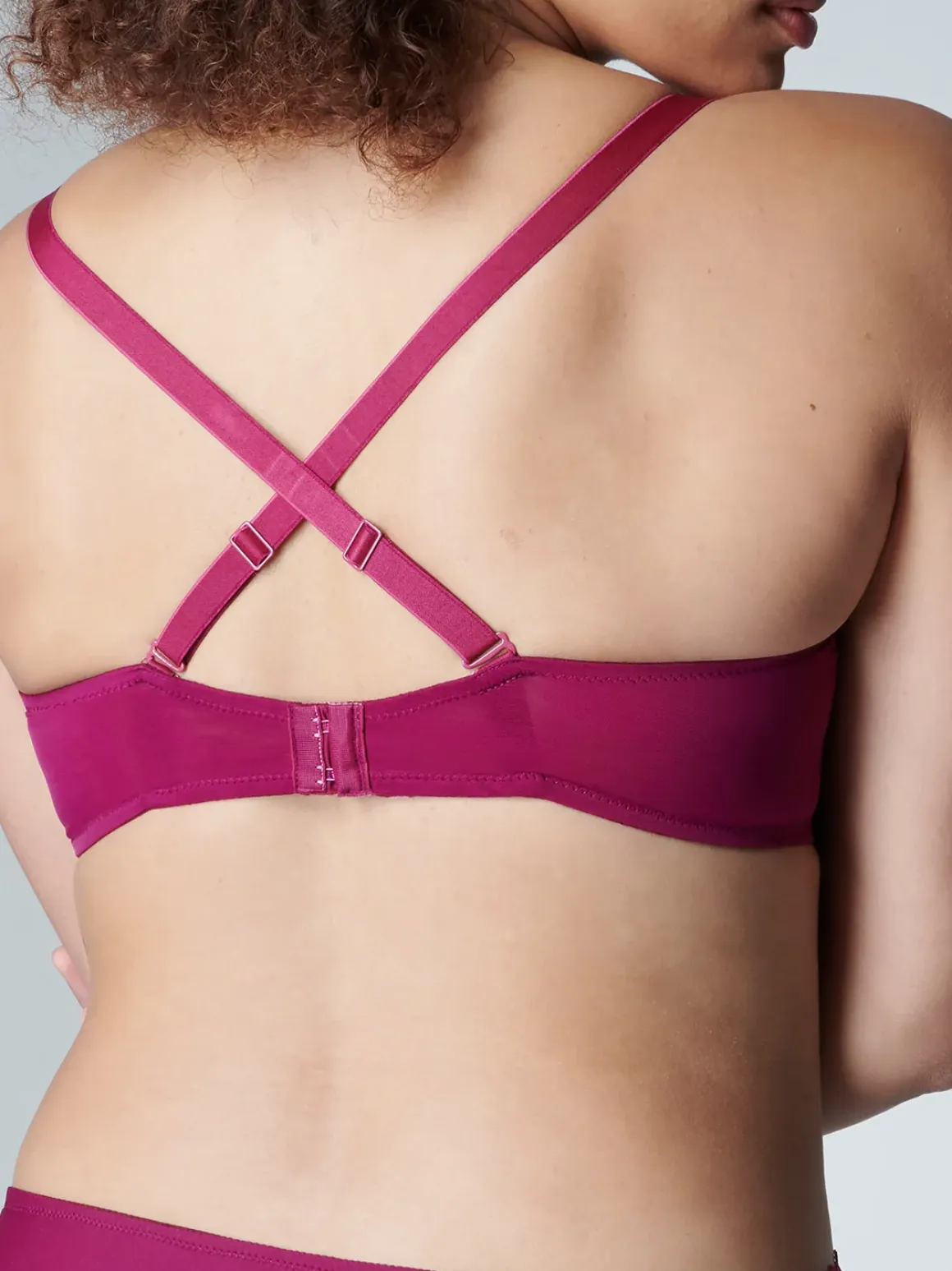 Soutien-gorge triangle emboitant décolleté plongeant - Syrah